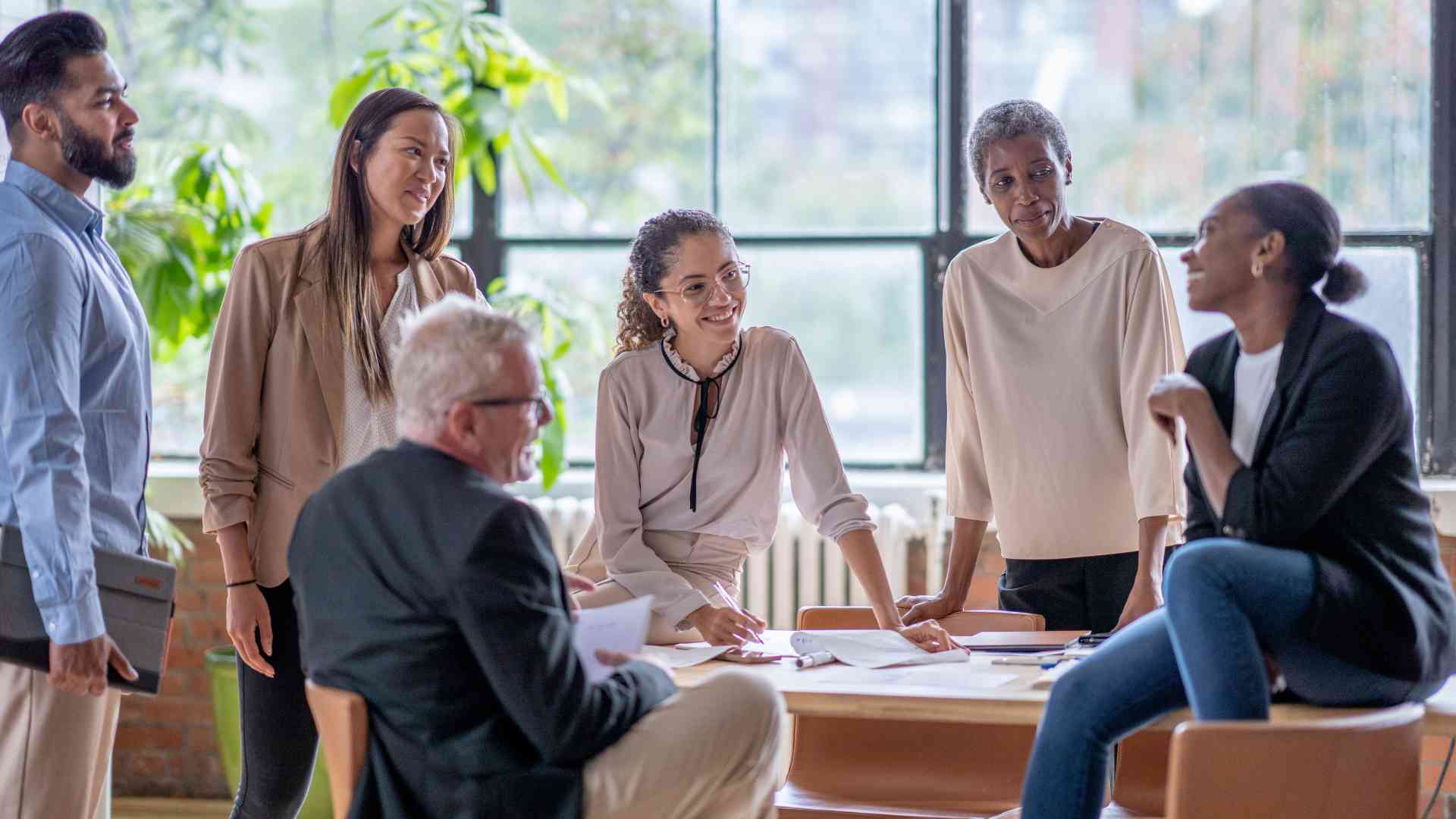 Networking entre Gerações: Conectando Jovens e Veteranos em Associações Empresariais