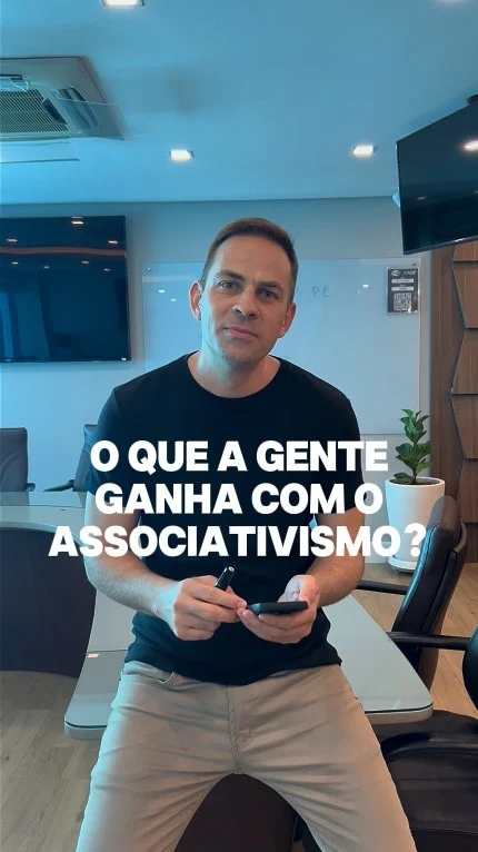 O que a gente ganha com o associativismo?
Essa é uma pergunta que muitos me fazem e sendo bem sincero, só quem se envolve consegue realmente entender o valor do universo associativista.
Se você ainda não sentiu o gostinho, listo aqui os pontos que falei no vídeo: comunicação, escuta ativa e feedback. Assista e dê sua opinião ⬇️
#associativismo #acif #representatividade